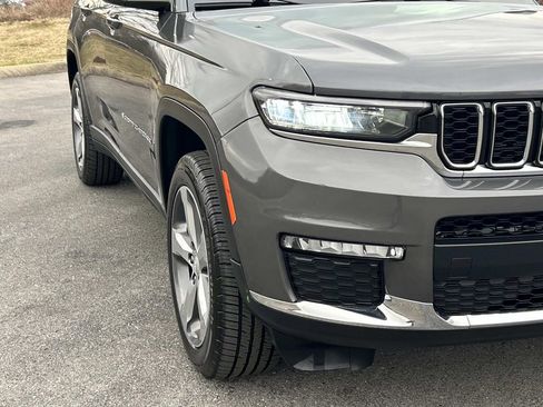 Used 2022 Jeep Grand Cherokee L Limited image 11