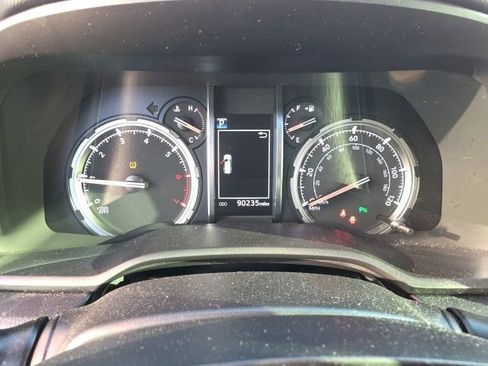 Used 2021 Toyota 4Runner Limited image 18