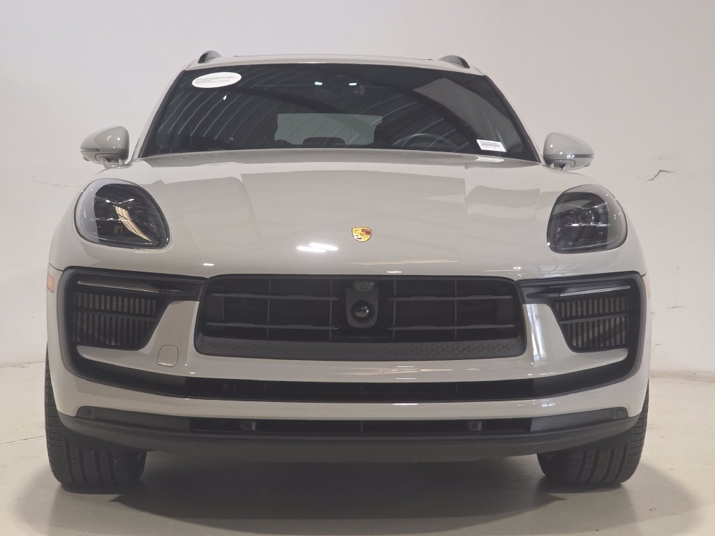 Certified 2026 Porsche Macan S AWD/4WD image 4