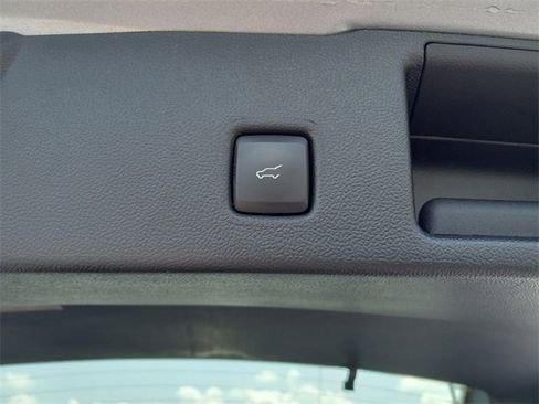 Used 2023 Ford Escape Platinum image 39