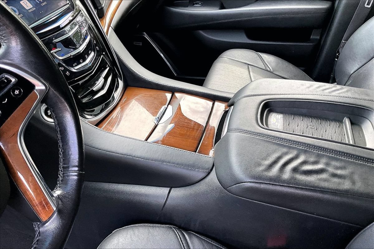 Used 2016 Cadillac Escalade ESV 2WD image 35