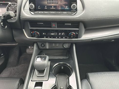 Certified 2024 Nissan Rogue SV w/ SV Premium Package image 20