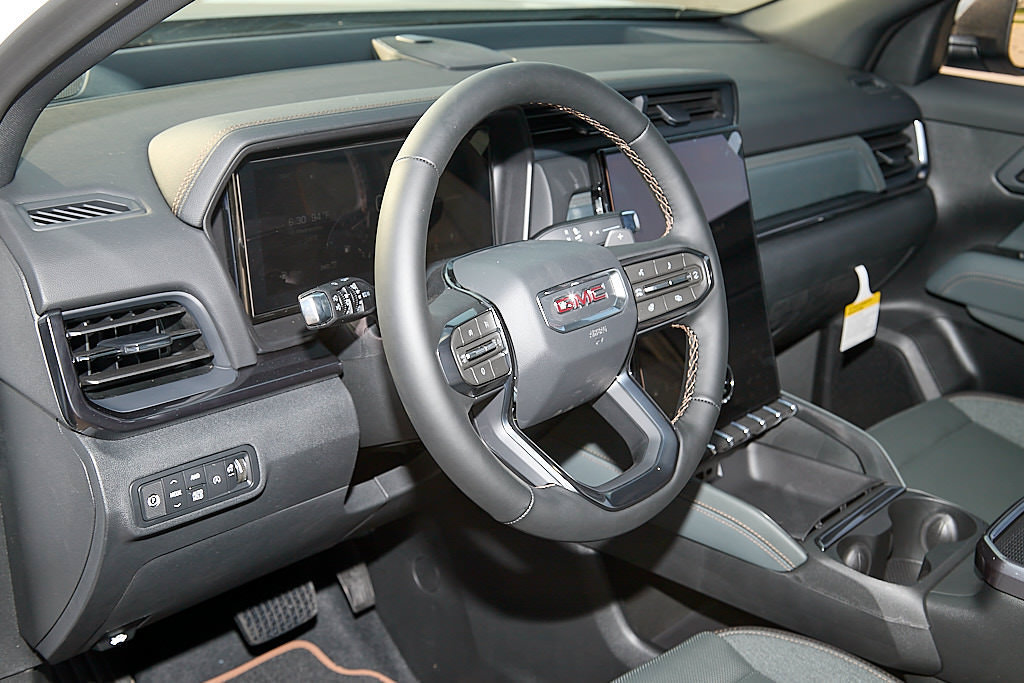 New 2027 GMC Terrain AT4 w/ Technology Package II AWD/4WD image 23