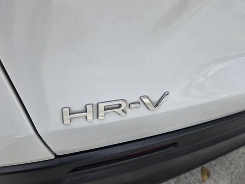Used 2023 Honda HR-V LX image 14