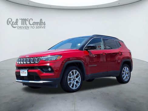 Used 2025 Jeep Compass Limited AWD/4WD image 1