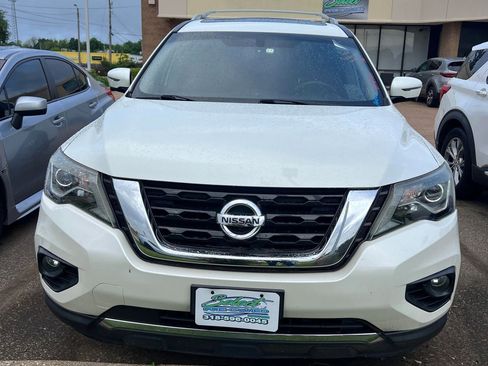 Used 2017 Nissan Pathfinder Platinum FWD image 8