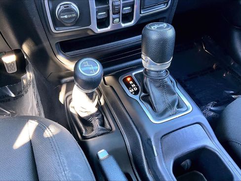 Used 2018 Jeep Wrangler Unlimited Sport S image 16