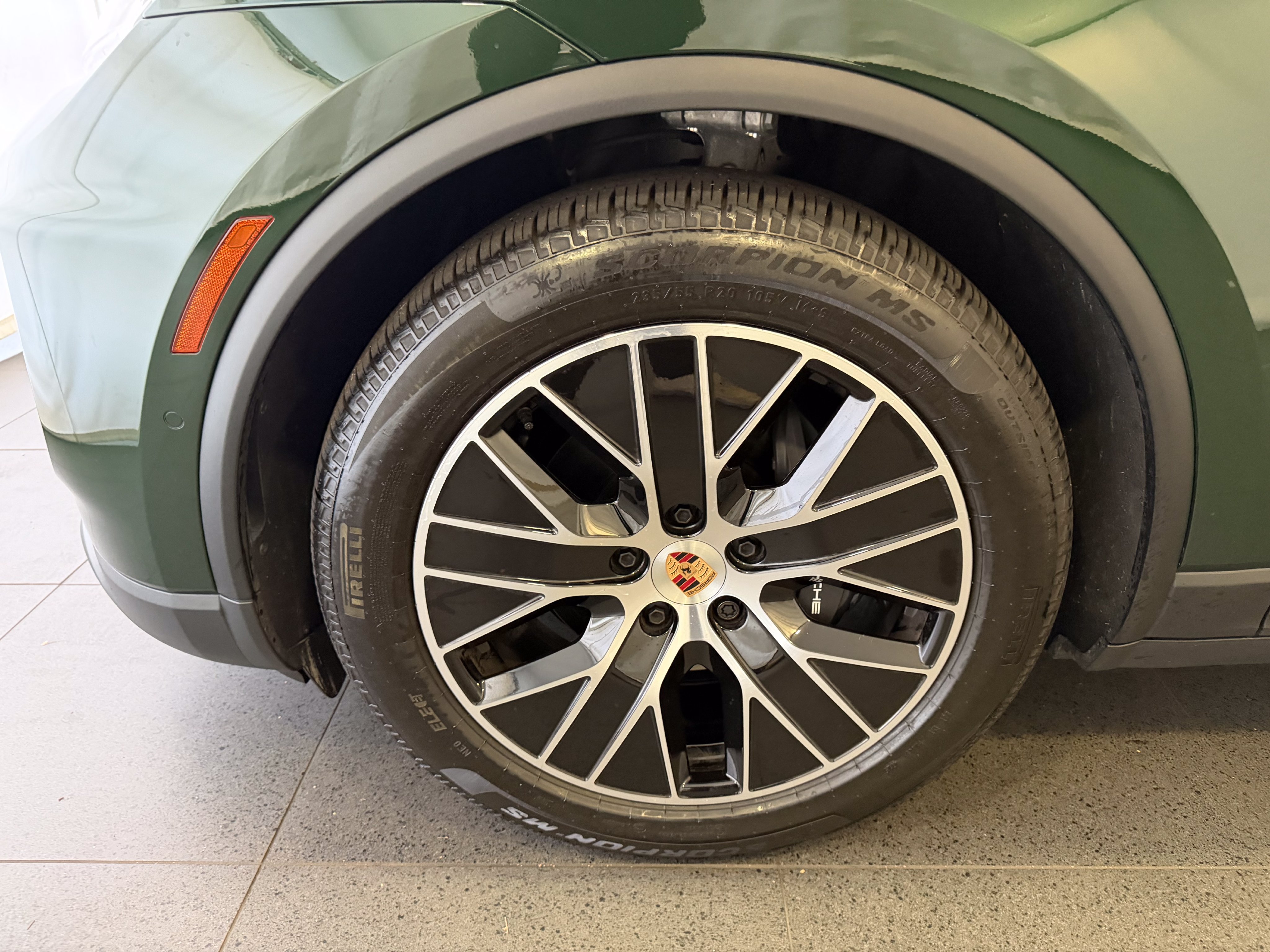 Certified 2026 Porsche Macan 4 Electric AWD/4WD image 10