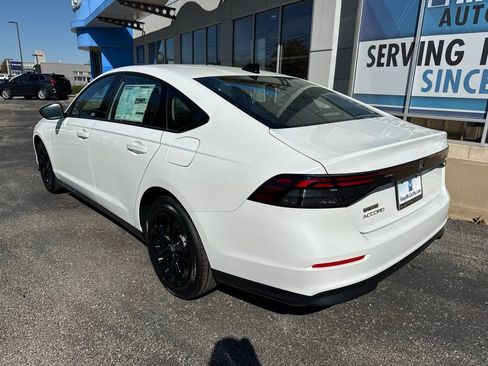 Certified 2025 Honda Accord SE image 14