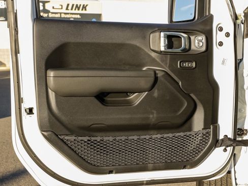 New 2026 Jeep Gladiator Sport image 13