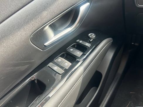 Certified 2024 Hyundai Tucson Limited AWD/4WD image 12