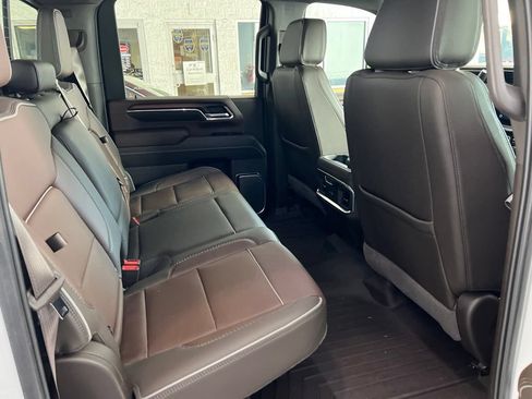 Used 2024 GMC Sierra 2500 Denali AWD/4WD image 5