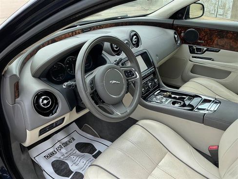 Used 2014 Jaguar XJ AWD image 31