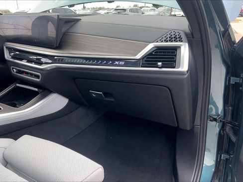 Used 2024 BMW X5 xDrive40i w/ Premium Package image 19