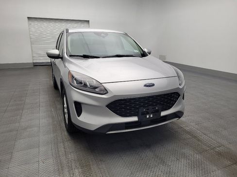 Used 2020 Ford Escape SE image 14