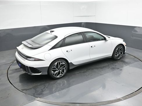 New 2025 Hyundai Ioniq 6 SEL RWD image 21