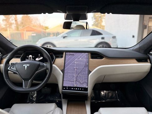 Used 2020 Tesla Model S Long Range image 10
