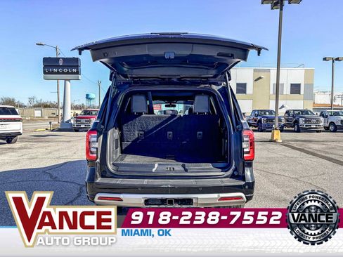 Used 2022 Ford Expedition Platinum AWD/4WD image 15