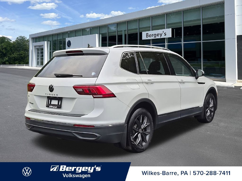 Certified 2023 Volkswagen Tiguan SE w/ Panoramic Sunroof Package FWD image 6