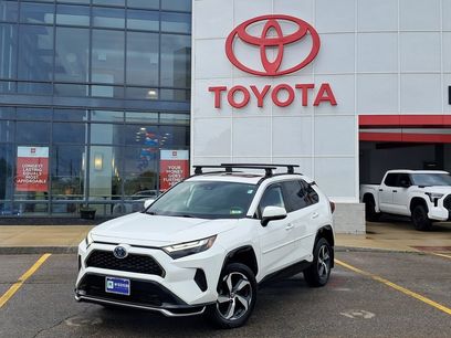 Used 2022 Toyota RAV4 SE w/ Weather & Moonroof Package
