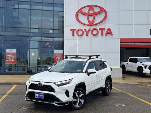 Used 2022 Toyota RAV4 SE w/ Weather & Moonroof Package AWD/4WD image 1