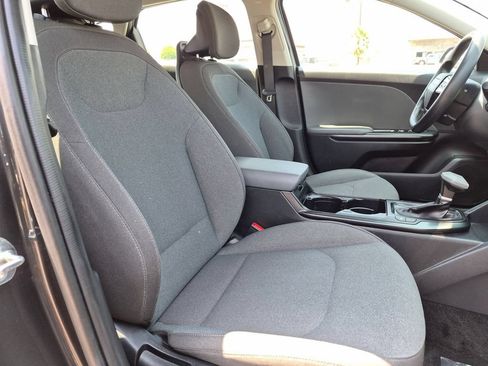 Used 2025 Kia K4 FWD image 31