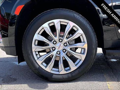 Used 2024 GMC Yukon Denali AWD/4WD image 34