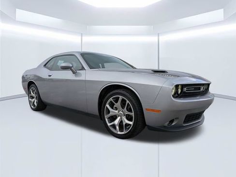 Used 2015 Dodge Challenger SXT Plus RWD image 1