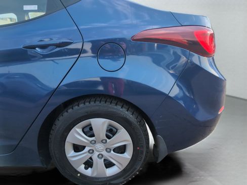 Used 2016 Hyundai Elantra SE image 12