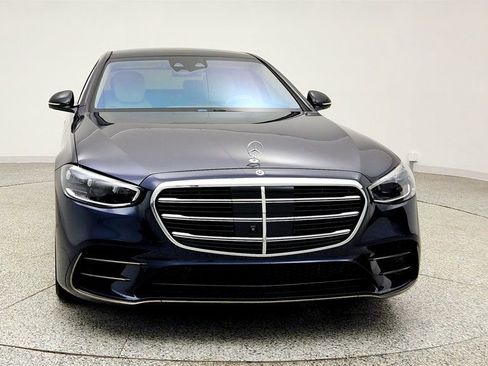 Used 2024 Mercedes-Benz S 580e 4MATIC Sedan w/ AMG Line image 2