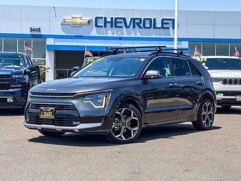 Used 2023 Kia Niro SX Touring FWD image 1