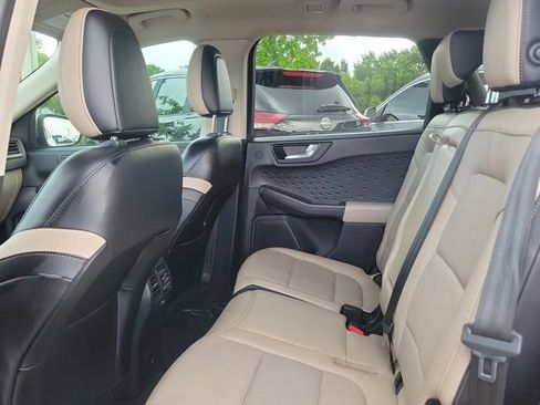 Certified 2020 Ford Escape Titanium FWD image 21
