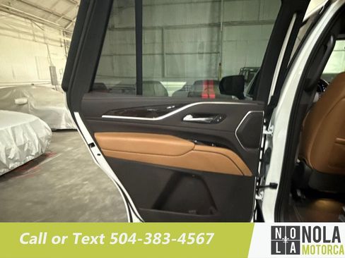 Used 2022 Cadillac Escalade Premium Luxury RWD image 27
