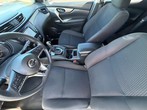 Used 2019 Nissan Rogue Sport S image 13