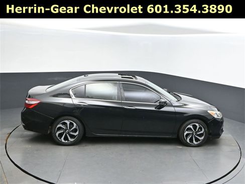 Used 2017 Honda Accord EX-L image 35