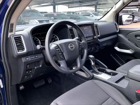 Used 2022 Nissan Frontier SV w/ Technology Package image 15