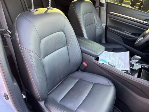 Used 2024 Nissan Altima 2.5 SR w/ SR Premium Package FWD image 12