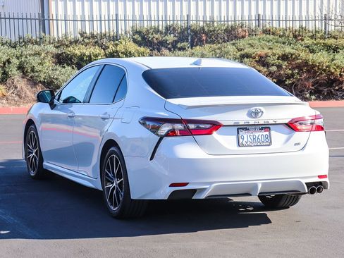 Certified 2024 Toyota Camry SE FWD image 5