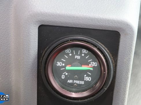 Used 2018 Ford F750 2WD Regular Cab Super Duty image 9