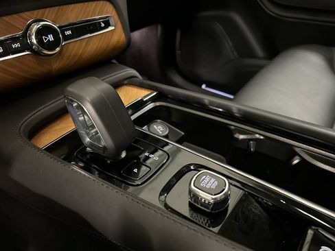 Used 2023 Volvo XC90 B6 Plus w/ Protection Package Premier AWD/4WD image 19