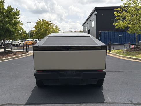Used 2024 Tesla Cybertruck AWD Crew Cab image 14