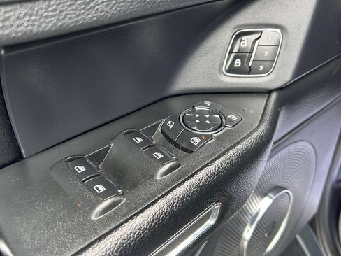 Used 2020 Ford Expedition XLT w/ Equipment Group 202A AWD/4WD image 11