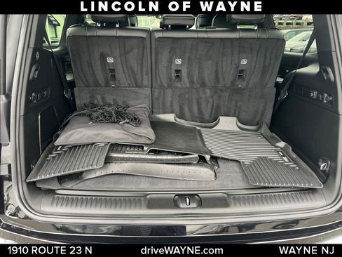 Used 2023 Jeep Wagoneer 4WD w/ Premium Group I image 23