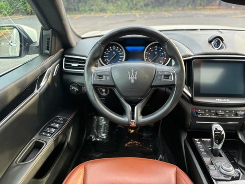 Used 2017 Maserati Ghibli S RWD image 28