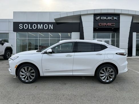 New 2026 Buick Envista Avenir image 2