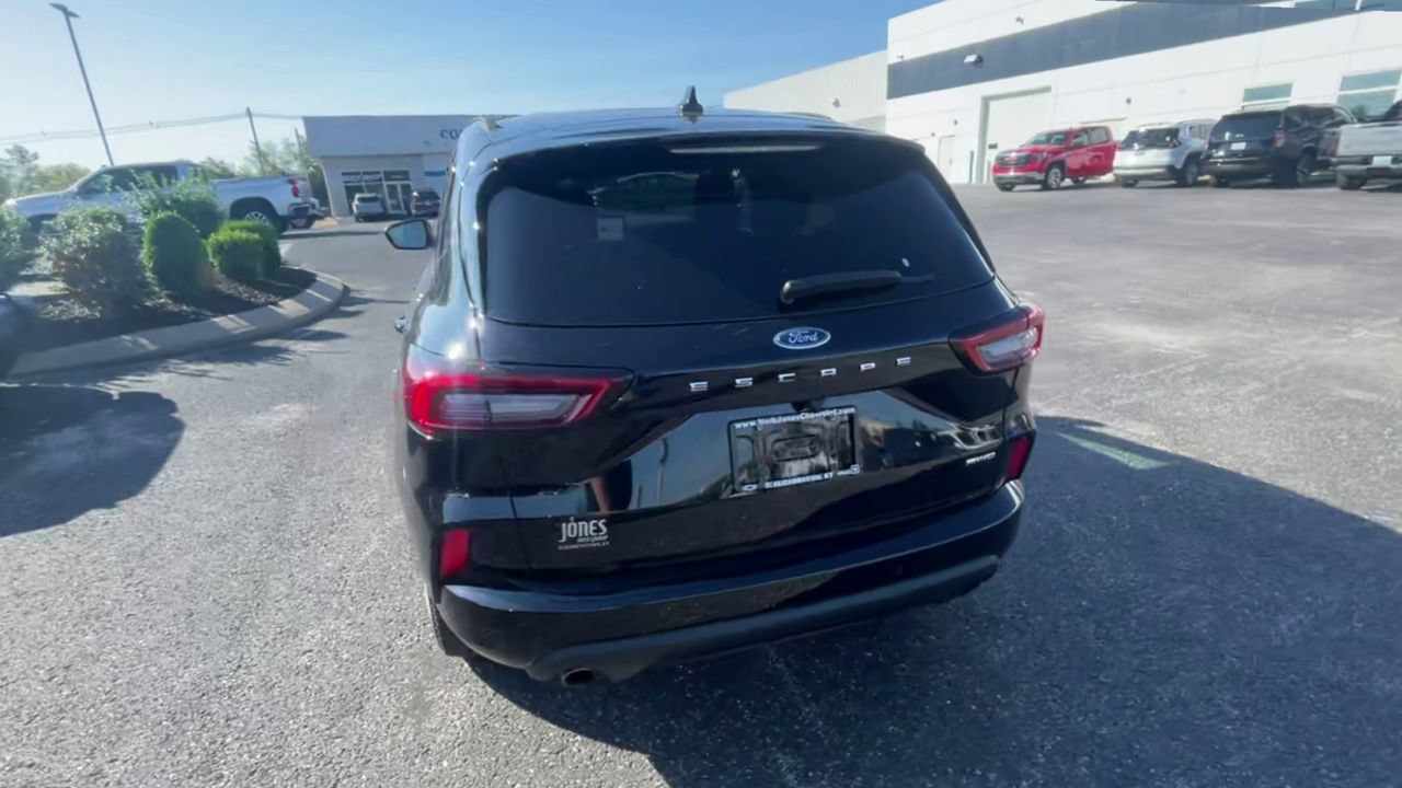 Used 2024 Ford Escape ST-Line w/ Tech Pack #1 AWD/4WD image 8