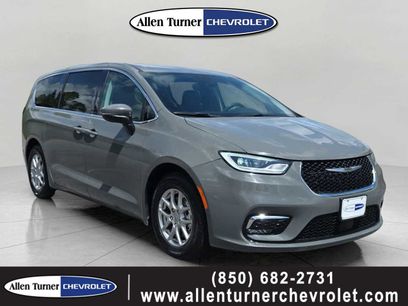 Used 2023 Chrysler Pacifica Touring-L