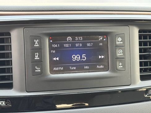 Used 2017 Chrysler Pacifica LX w/ Tire & Wheel Group FWD image 24
