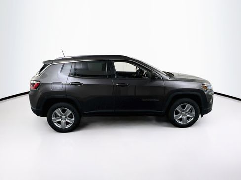 Used 2022 Jeep Compass Latitude AWD/4WD image 4