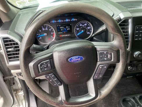Used 2018 Ford F250 XLT w/ Snow Plow Prep Package AWD/4WD image 11